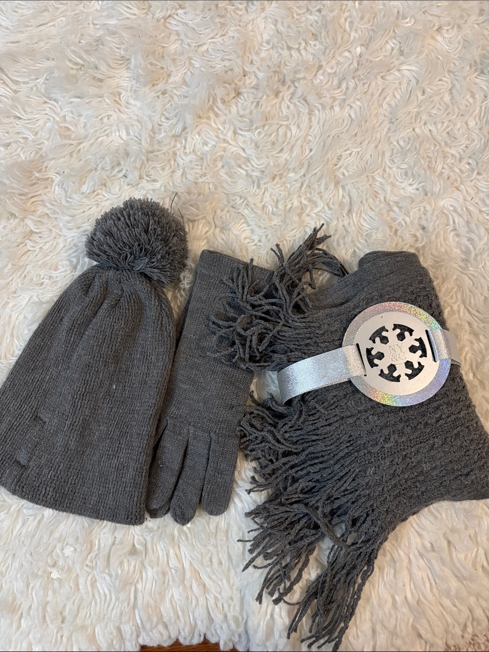 New York & Company Gray Knit Beanie, Gloves & Scarf Gift Set